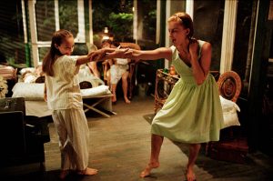 PHOTOGRAPHS TO BE USED SOLELY FOR ADVERTISING, PROMOTION, PUBLICITY OR REVIEWS OF THIS SPECIFIC MOTION PICTURE AND TO REMAIN THE PROPERTY OF THE STUDIO. NOT FOR SALE OR REDISTRIBUTION