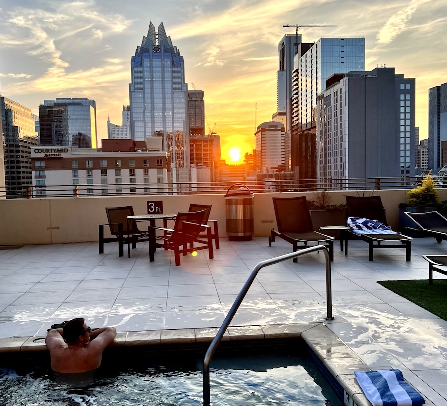 Hilton Austin Pool