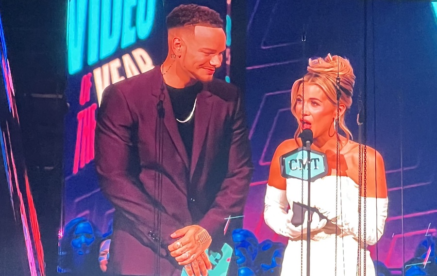 Kane Brown Kendra Scott